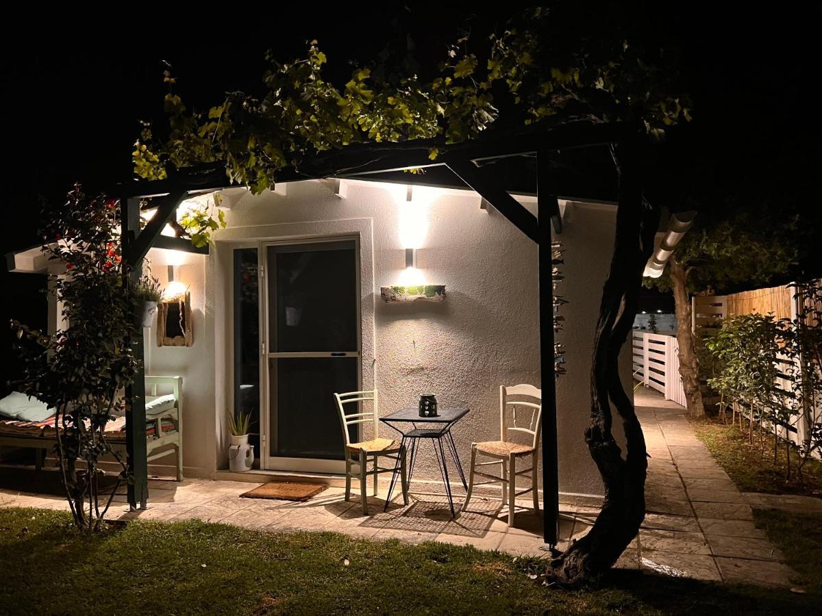 Ferienwohnung Under The Vine Garden House Platánion Exterior foto