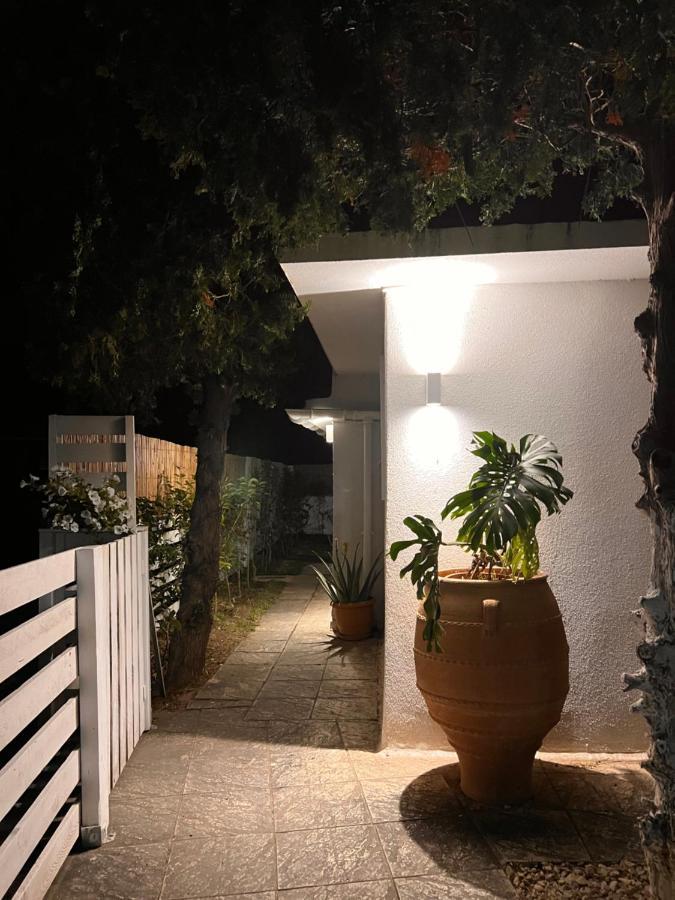 Ferienwohnung Under The Vine Garden House Platánion Exterior foto